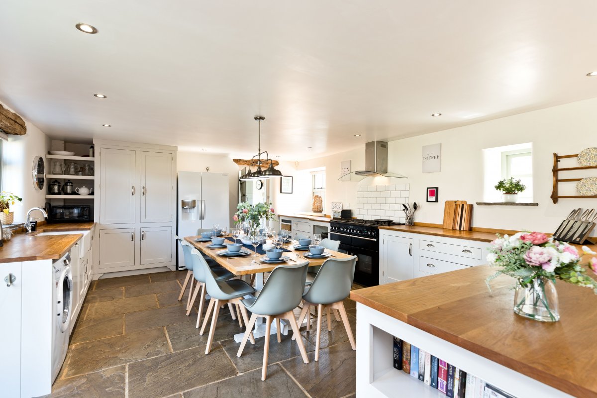 Spacious Open plan Kitchen Diner at Swallow Barn