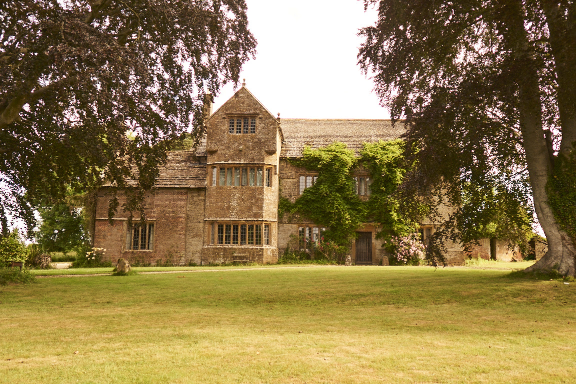 Primrose Manor - in 17 acres of gardens and grounds