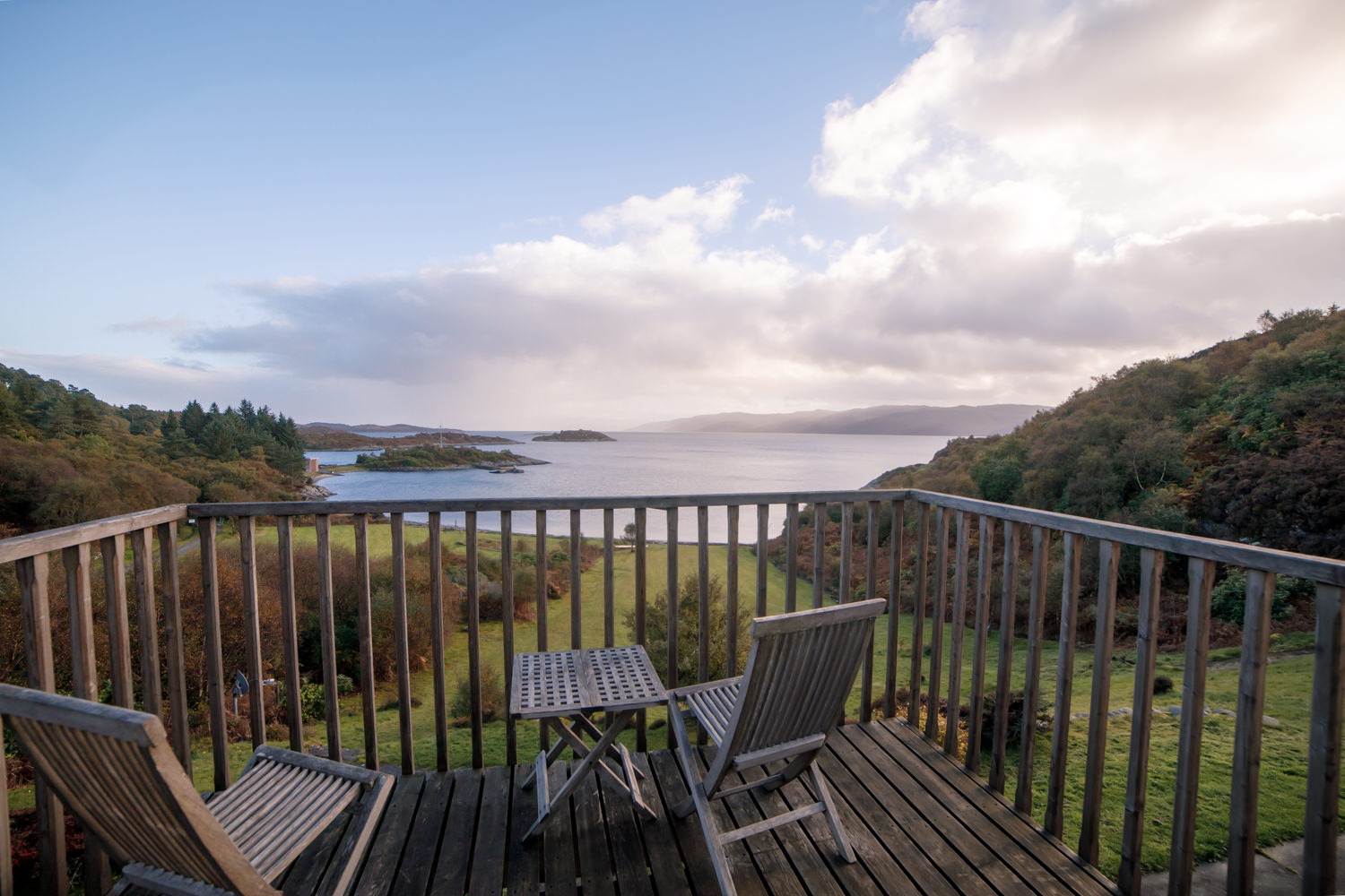 Crispie Lodge - stunning loch view from the balcony