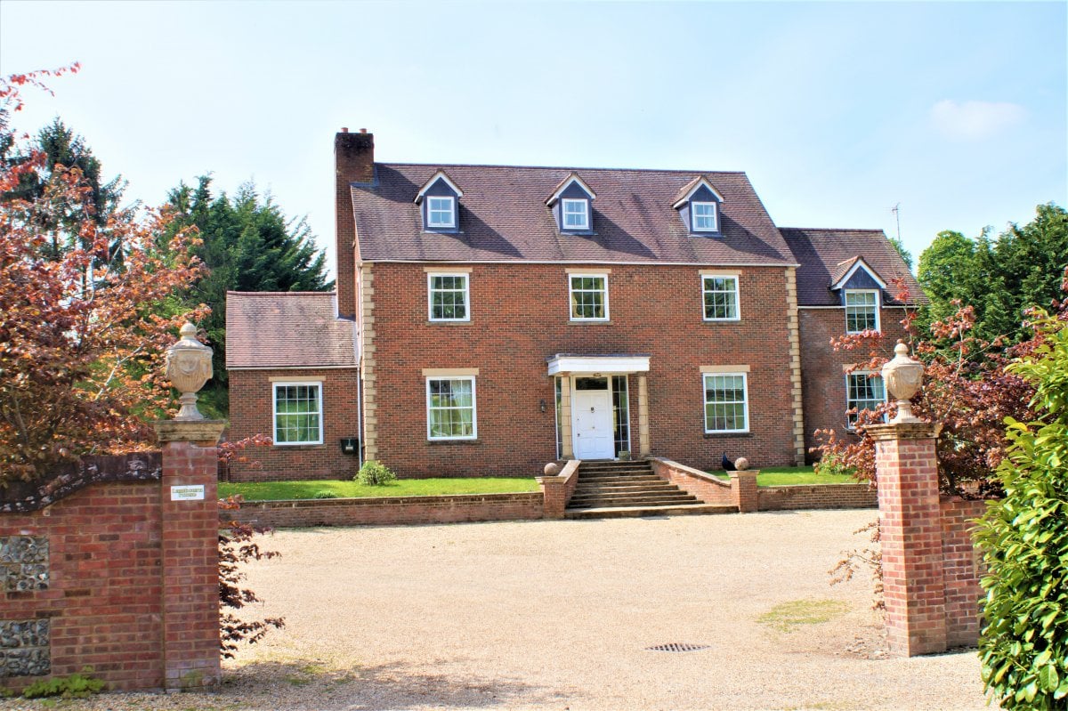 Lambourn House | Large Self Catering Holiday Rental, Berkshire